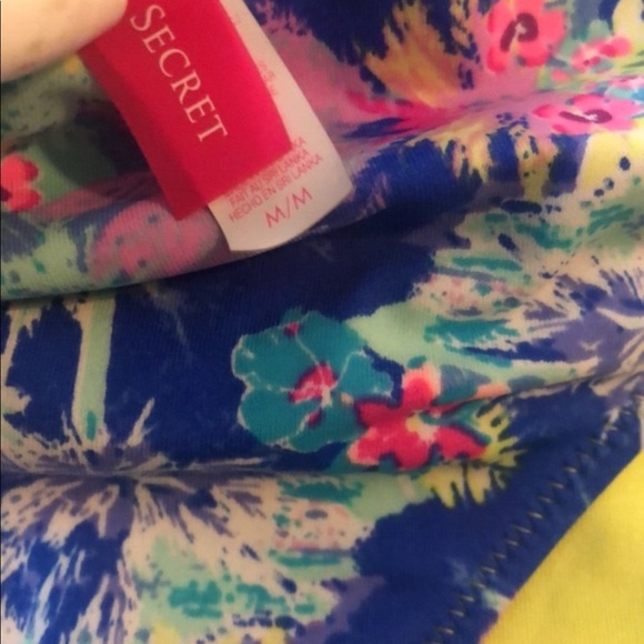 Victoria secret swimming suit - Picture 3 of 3